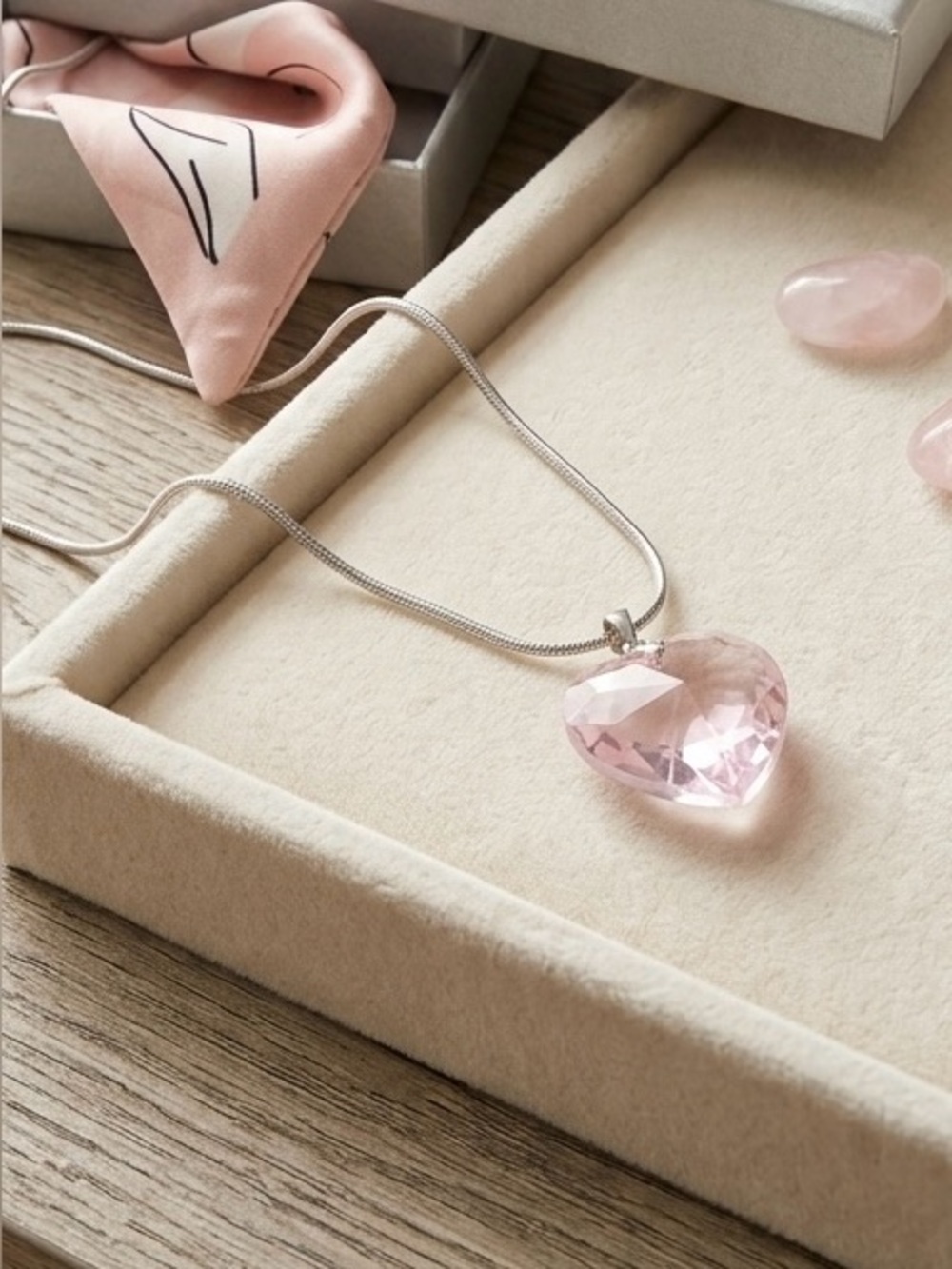 Chic Silver Heart Pendant Necklace